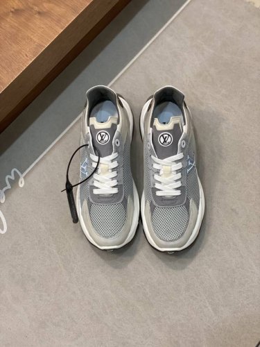 Louis Vuitton 路易威登 -高端品质 原单升级版 -原版反绒小牛皮 品牌塑胶模块 品牌帆布布匹 -内里 垫脚：品牌帆布 -大底 超轻Tpu 橡胶 组