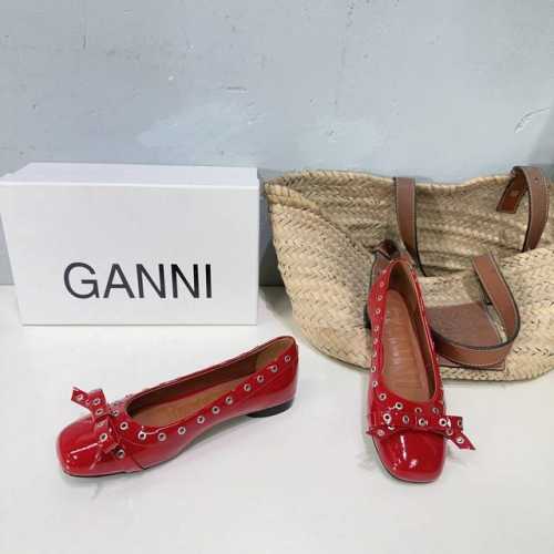 高品质出厂 ！小众潮牌Ganni25春夏新款蝴蝶结平底芭蕾舞乐福鞋单鞋！浪漫法式风格！小众设计 高级感 不会太花哨 又很出众 蝴蝶结设计 轻松打造舒适 随性 这