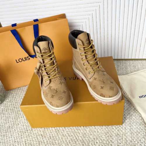 LV驴牌2024年新款 x Timberland联名系列大黄靴 男女同款短靴子 正码:女35-41 男39-46