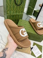 实价 .Gucci古驰 夏季最新爆款凉鞋松糕厚底拖鞋系列 欧式风格 上脚非常完美,穿搭上配此鞋 优雅大方 晶莹剔透 不同材质 肌理的表现 极具浓厚的艺术气息 面