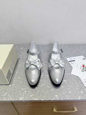 tokyo Bopper 小众潮牌 25Ss春夏新款尖头 玛丽珍 小皮鞋 真的的美死了！新款小众品牌，每一个颜色都很好看 经典的花朵设计，具有独特的设计 每一双 - 点击图像关闭