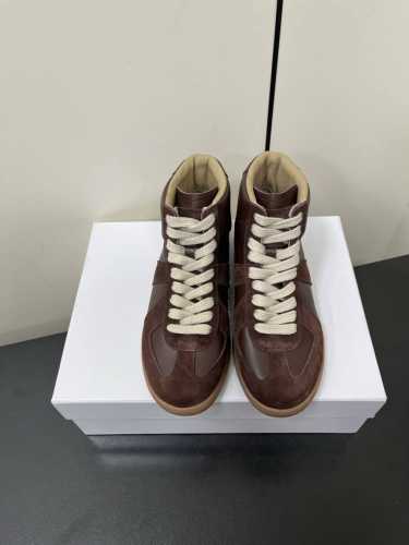 男款 Maison Margiela tibi mm6经典德训鞋高帮版无敌好看，唯一对版 细品多双正品代购回来1比1出模开发！鞋面:牛皮麂皮内里:进口小羊皮鞋底