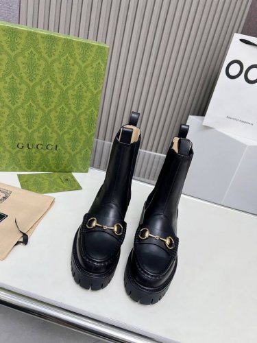 出厂价pp： 女装女鞋 运动原单 2025最新版古琦Gucci 热卖 非常好搭配双侧松紧设计，方便穿脱‘品牌饰扣 跟高：6Cm 面料：牛皮 内里 垫脚：杏色牛里