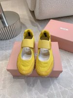 出厂价p Miu 新款玛丽珍休闲鞋 上脚太好看啦 闭眼入 各种穿搭都能驾驭 百搭又舒适 一年四季都能搭配 鞋面牛皮拼接尼龙布 垫脚透气网面 原版开模大底 尺码3
