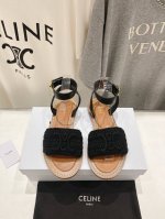高版本出厂 Celine*塞琳2025Ss思琳初夏新款凯旋门Logo凉鞋 高级感十足 网红Ins种草神器、非常复古风、气场十足单品、设计风格非常新颖、高档且非常