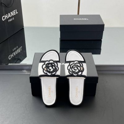 高版本 chanel香奈儿山茶花针织毛线平底拖鞋 chanel 2 春夏新品山茶花系列 这一季山茶花系列真的超美 香奶奶家一贯的优雅名媛气质 高级感十足 上脚非