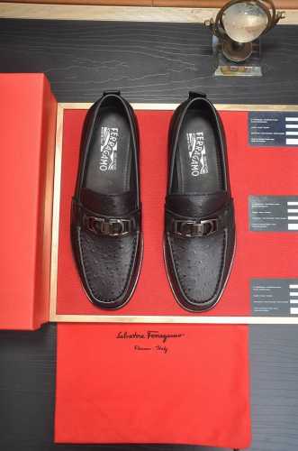 Ferragamo 菲拉格幕 高端牛里 新款 Ferragamo* 顶级版本 菲拉格幕经典正装皮鞋！选用进口原版牛皮，内里头层舒适牛皮内里！原版耐磨橡胶大底！高
