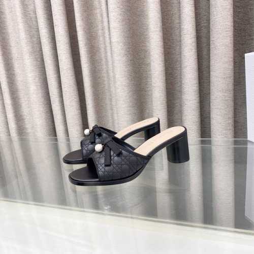 dior 迪奥2025春夏新款Ballet系列圆柱跟电绣藤格纹蝴蝶结珍珠女鞋 Cd明星同款鱼嘴露趾高跟圆头一字拖凉鞋 材质 鞋面进口全粒面小牛皮+水染羊皮内里垫
