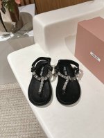 miu Miu 缪缪春夏最新款凉鞋 超多网红时尚博主种草 夏天必备 非常流行的美拉德配色平底鞋 非常有质感 独特的缪家彩色鞋带设计 材质：原版材料进口材质 对版