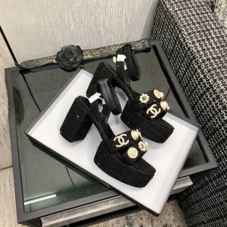 顶级 品质2025香乃儿Chanei走秀款高跟凉鞋1 进口布料2 内里 垫脚羊皮3 一比一复刻橡胶4 SIZE：35-41 40 41定做不退换 5 出厂价: - 点击图像关闭