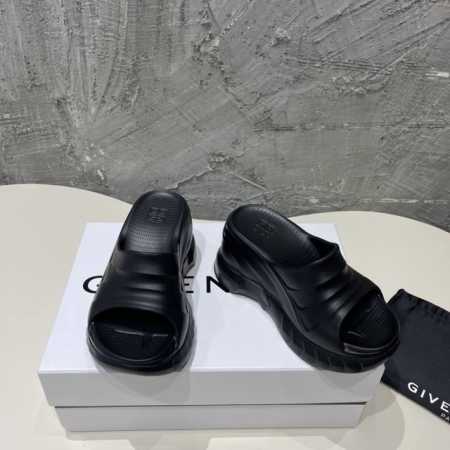givench*纪梵希春夏新品棉花糖厚底坡跟拖鞋出圈 火爆全球 Ins博主人手一双这双Marshmallow鞋，设计感巨潮坡跟设计走起来很稳又有舒适度可满足各种 - 点击图像关闭