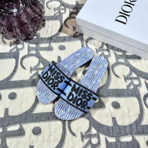 出厂： 迪奥 Miss Dior系列平底拖鞋 字母刺绣拖 拼色一字拖 码数：35-42