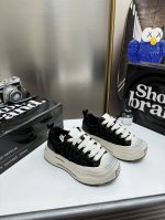 出厂： 卓沅同款 国潮 Shoot Brand重奏系列耐磨厚底帆布鞋男女潮流小脏鞋 潮流必备款 鞋头以品牌标识梅花作为雏形做了三层解构渐层渐厚设计，辨识度极高；