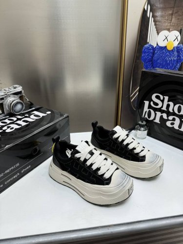 出厂： 卓沅同款 国潮 Shoot Brand重奏系列耐磨厚底帆布鞋男女潮流小脏鞋 潮流必备款 鞋头以品牌标识梅花作为雏形做了三层解构渐层渐厚设计，辨识度极高；