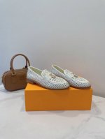 镂空乐福鞋 Lv 25S 新款新图案 潮流元素 本季Waterfront 焕新回归 工艺超前复杂，经典花纹镂空、牛皮内里垫脚，意大利进口真皮大底！ Size:
