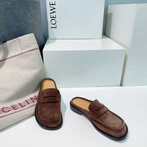 高品质出厂430！顶级品质罗意威Loewe Campo2025春夏平底包头半拖、牛反绒简易复古单鞋！ 全新Campo玛丽珍鞋来自2025早春秀场延续品牌设计师J