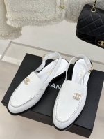 凉鞋 乐福鞋 CHANE* ｜小香25C英伦风双C乐福鞋凉鞋乐福鞋爱好者绝不能错过这款气质上更中性帅气几分 双C 水钻五金扣 显得格外精致一脚蹬 穿脱真的不要太