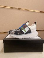 工厂p价 古奇Gucci 官网最新款休闲时尚男鞋，爆款版型简洁大气，潮男专属.独有的官网最新品牌元素元素古奇原版装饰，时尚又大方，面料原版牛皮网布透气内里，官网