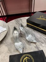 胶片蝴蝶 单鞋 W. 定做不退不换 jelly Strass高跟鞋采用尖头设计 并配有Maison Christian Louboutin标志性细节 这款鞋采用