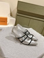 路易威登 225 LV Cruise女鞋 早春新款绝美尖头小跟鞋这一季太让人惊喜了，时尚界久违的极简之美，多巴胺配色毫不费力的优雅风来袭时髦精致绝美穿上就是仙飘