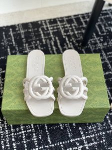 橙子出厂价p gucci 古驰春夏新款 沙滩果冻鞋 镂空拖鞋 凉拖 原版开模经典双G鞋面 原版开模橡胶注塑一体成型 双层组合大底 码数 35-42
