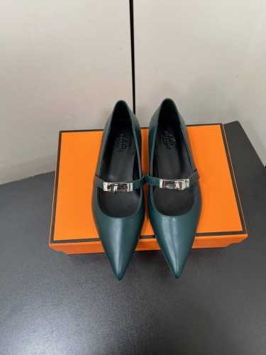 Hermes 爱马仕 25Ss早春新款 尖头凯丽扣 高跟鞋 经典的尖头版型 搭配极具辨识度的马家五金扣 上脚超级百搭好看时髦 超多明星网红种草 春夏必备 随意舒
