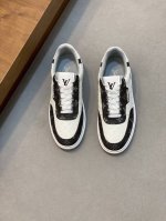 L 新品男士高端休闲运动鞋 选用进口头层牛皮丝印品牌Lougou 原版超轻Tpu大底 耐磨舒适 Monogram Lougou点缀橡胶外底 透气网布内里 百搭经