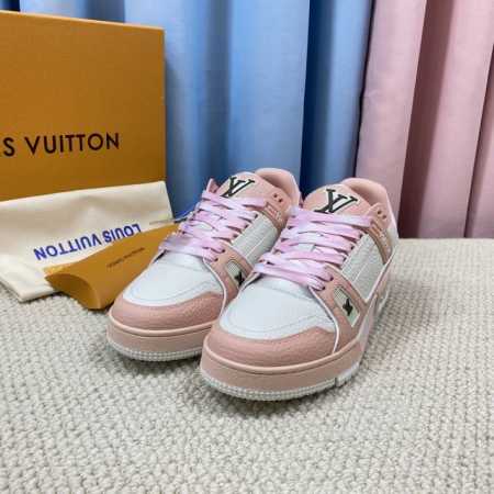 LV-Trainer路易-威登 PK市场一切版本 情侣款 走秀新款 篮球板鞋 代购品质 原版1：1开发复刻！！上脚非常舒适 做工精细 鞋面由意大利进口小牛皮拼接 - 点击图像关闭