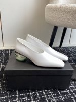 代购级 JIL sander 小众潮牌 24春夏超现代主义水晶透明跟 方头系列单鞋 凉鞋！这款现代风格凉鞋醒目吸睛，微风轻轻吹过，脚下的每一步都应该轻盈而自在。