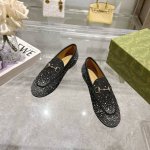 p直销 真皮底+50 酒红G钻 35-41 41 42定做 作为Gucci设计传承的杰出代表，Jordaan系列饰马衔扣乐福鞋生动彰显经典优雅格调。这款鞋履采用