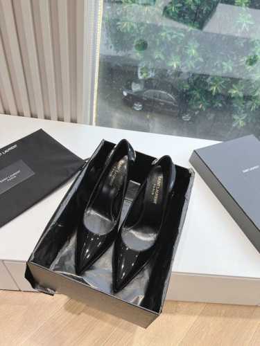 SAINT LAURENT PARIS-CASSANDRA 圣罗兰YSL经典款YSL logo跟高跟鞋圣罗兰脑洞大开的设计让人惊艳，正品抢不到还不来入手这对 鞋