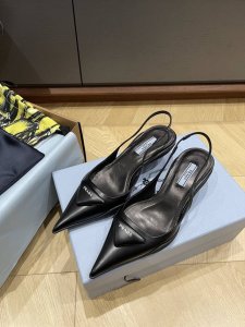 代购级版本 顶P家经典猫跟尖头Size35 40