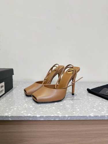 SAINT LAURENT 杨树林 25ss早春 新款 小细高跟 凉鞋 设计更稳更好穿 小姐姐的美丽尤物高跟鞋 优雅迷人性感 女人味十足！鞋面：原版进口漆皮 牛