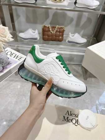 工厂价 上新alexander Mcqueen 亚历山大麦昆 2024春夏男sprint运动情侣款 鞋侧面饰有时尚个性字母seal Logo组合雕花标志 内里网 - 点击图像关闭
