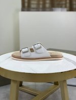 工厂P价P出 新款 Brunello Cucinelli Bc男士休闲男凉拖鞋！此款凉拖鞋鞋面料采用意大利进口高丝光水洗翻毛皮，内里和鞋垫皮也是同等级皮革，鞋面
