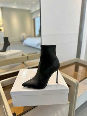 价格： 卡萨帝 Casadei 女王的高跟鞋，来自意大利顶级鞋履品牌 是由Quinto Casadei于1958年在意大利圣毛罗帕斯科利创立。 Casadei - 点击图像关闭