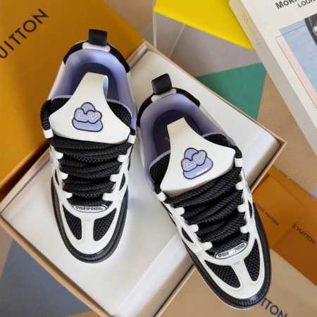顶级版本：情侣款 LV驴牌L家SKATE 系列 最新配色 Tariner运动鞋 四叶草 滑板鞋 情侣款 复古篮球鞋 原版购入开发 做货 本款 LV Skate - 点击图像关闭