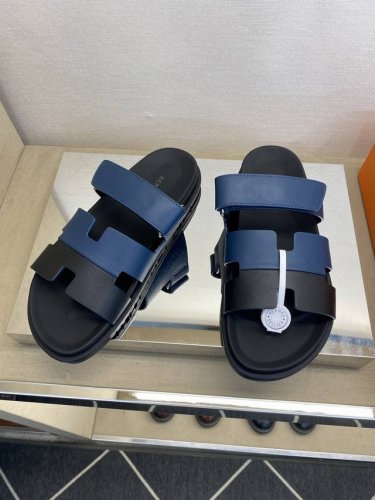 Hem＊ 高品质，顶尖工艺品 男士真皮拖鞋 正码：38－44 4一10 ： 同步发售！货！顶级手工艺原版小牛皮 超强质感、手感 ，全小牛皮包垫，质感超强！加厚乳
