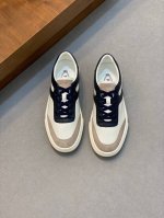 Tod’S托德斯皮面运动鞋 本款运动鞋以光滑皮革制成，侧边点缀tod‘S字母印花。后跟和鞋底都有品牌标志性的橡胶豆豆，轻松点亮日常造型。 码数：38-44 45