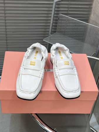 出厂370 Miumiu 缪缪早春走秀新款一脚蹬懒人鞋玛丽珍芭蕾舞鞋单鞋 官方春夏走秀新款，时髦百搭 即可咸又可甜 一点也不磨脚 无论光脚穿还是搭配袜子穿都超级 - 点击图像关闭
