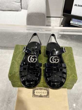 情侣款Gucci 25Ss 春夏最新款 双G果冻凉鞋 专柜购买原版 正品一比一开发 所有细节 材料 全部跟你在专柜买到的都一样 欢迎细节对比 码数:37 44 - 点击图像关闭