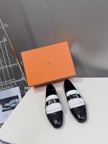 Hermes 爱马仕经典热卖代购级乐福鞋 穆勒单鞋 海外代购买手货源，纯原定制 韩国客过毒验收 1一级定制胎牛皮面料，马克缝线 纯手工滚边 2混种羊皮内里 垫脚