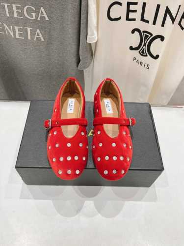 高版本出厂 独家新品 Alaia 阿莱亚24ss 走秀款糖果色平底芭蕾舞鞋 最近超火的一款平底鞋 章小蕙同款 甜酷芭蕾风 人气超高的一款芭蕾舞鞋，浪漫又迷人 舒