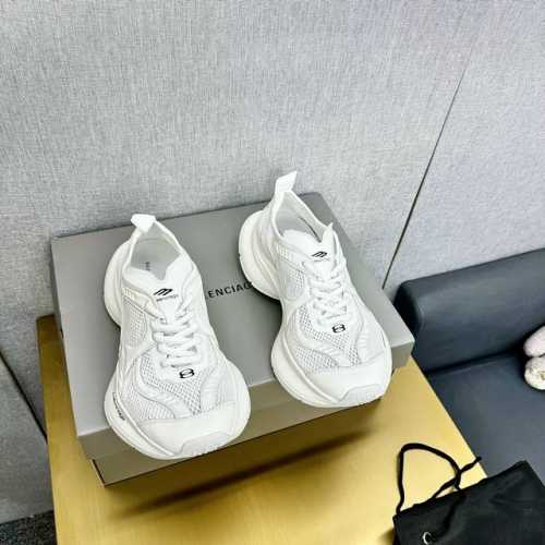 顶级版本 Balenciaga 巴黎世家 老爹鞋鞋 休闲拖鞋系列推出探索时尚界对于原创与挪用的概念。亚力山卓米开理以全新系列致敬传承与经典，以标志性balenc