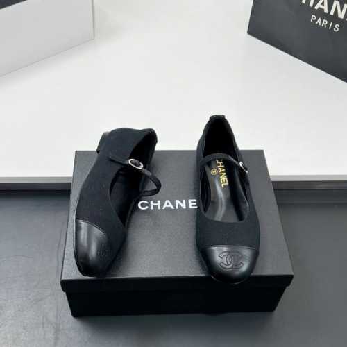 高版本 Chanel 2025新款 刺绣平底玛丽珍鞋、单鞋 香奶奶家一贯的优雅名媛气质 高级感十足 上脚非常Nice～ 不管光脚穿或搭配裙装、裤装、 都非常百搭
