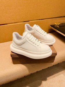 工厂P批 麦昆 男鞋高端品牌 官网1：1最新力作：鞋面采用意大利官网原版专用科技布面料搭配头层牛皮 原版舒适透气内里原版指定防滑大底制作让行走更加便捷舒适！独家