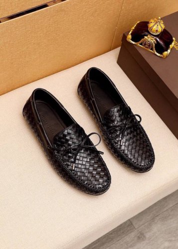 Bv男士套脚鞋 Bottega Veneta 官网专柜新款 一比一开模 意大利小牛皮手工编织牛皮内里。开车套脚便鞋 专柜同步 尺码 38～44 45订制