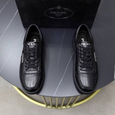 出厂价pp 顶级原单 品牌 prada 普拉达 标准码 男码38 44 45可以定做 等级 官网同款 材料 原版牛皮面拼接 牛皮内里 原版耐磨柔软大底 款式类别