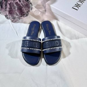橙子出厂价p dior 迪奥春夏新款 珍珠刺绣平底拖鞋 休闲凉拖 一字拖 码数 35-42