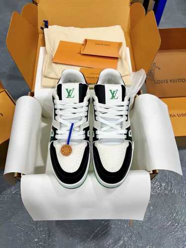 顶级代购版本 LV trainer 情侣限定系列休闲运动篮球鞋 颜值担当 上脚帅炸，每个颜色都是巨巨巨好看！潮人必备单品 原版订制压纹粒面小牛皮 非市面超纤皮